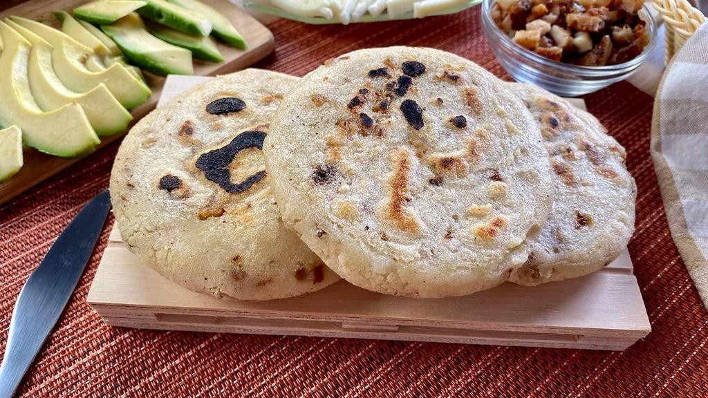 Chicharrón-Stuffed Arepas