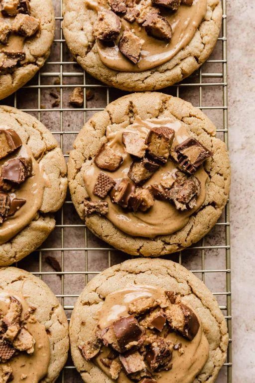 Chocolate Peanut Butter Cup Crumbl Cookies