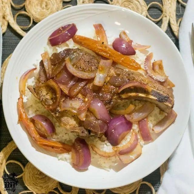 Chuletas con Ají Dulce (Pork Chops with Sweet Peppers)
