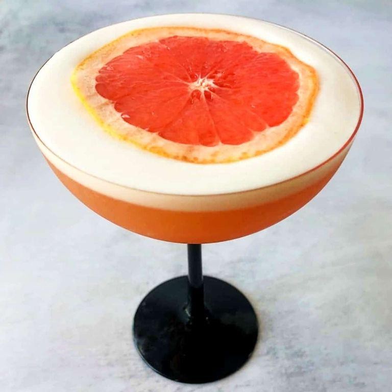 Citrusy Grapefruit Pisco Sour