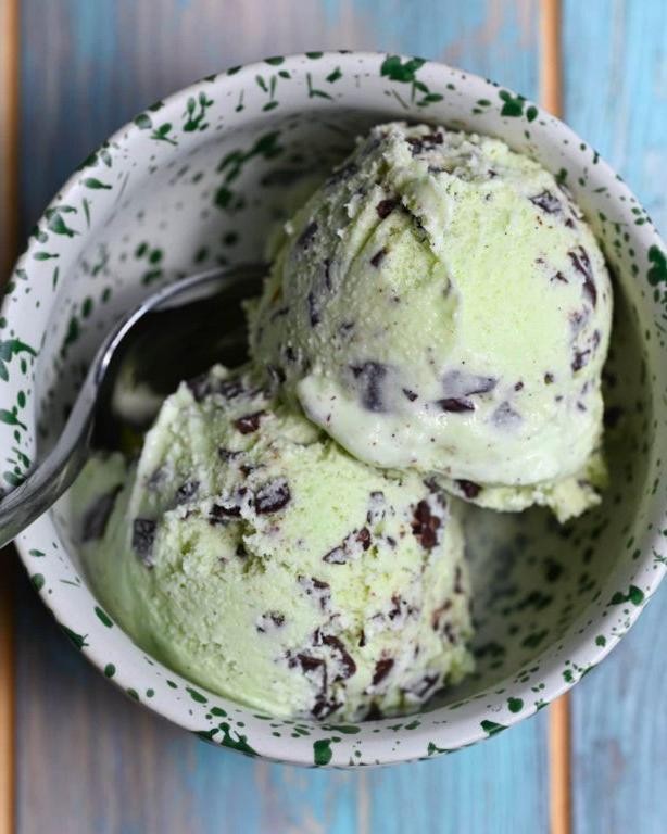 Classic Fresh Mint Chocolate Chip Ice Cream
