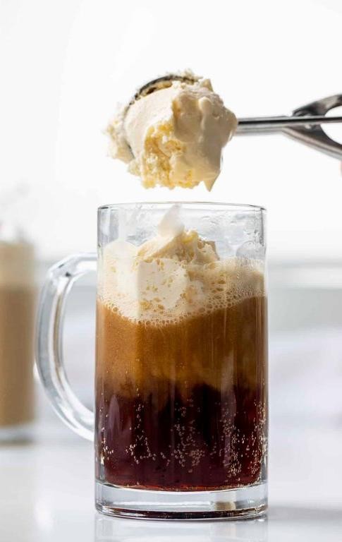 Classic Vanilla Ice Cream Root Beer Float
