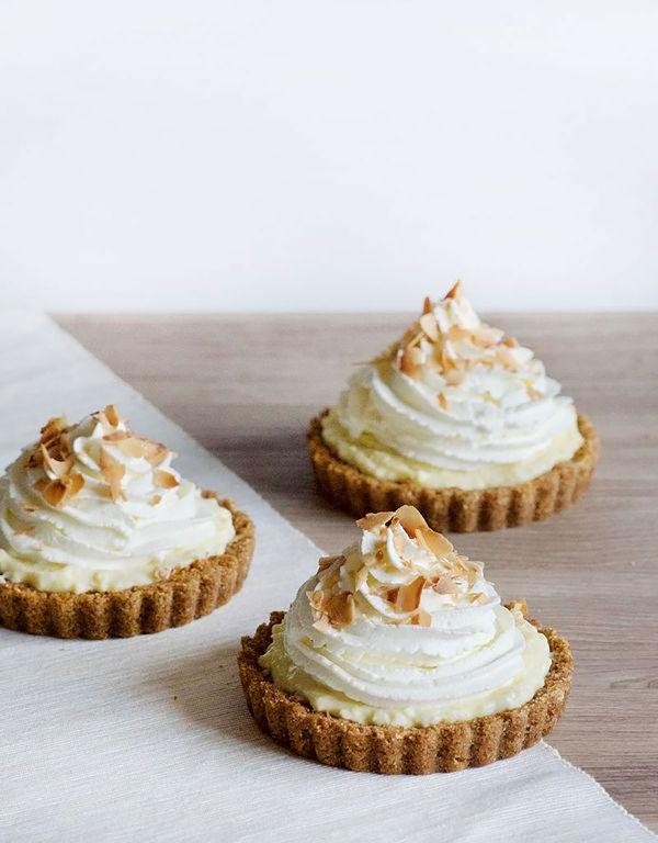 Coconut Cream Mini Graham Cracker Pies