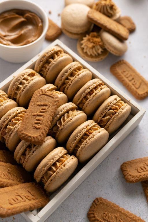 Cookie Butter Macarons