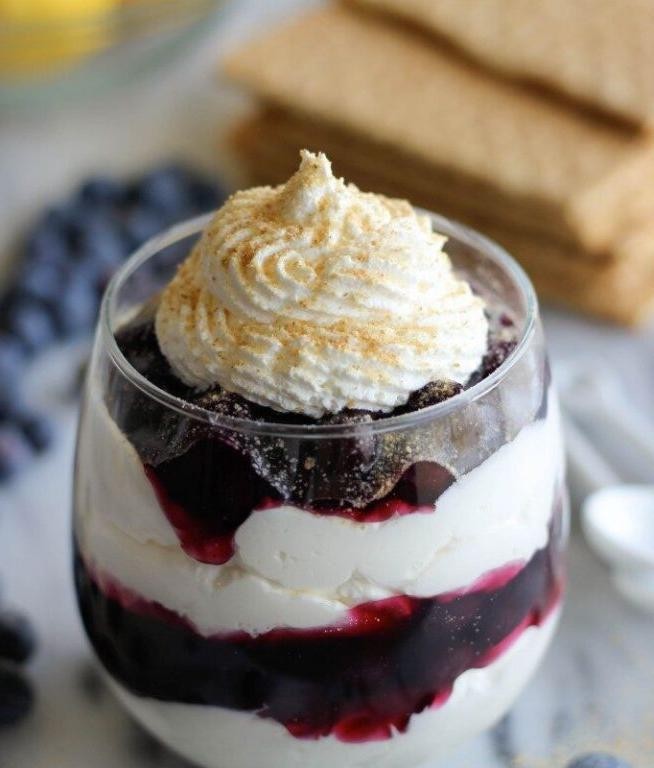 Cool Whip and Blueberry Pie Filling Parfait