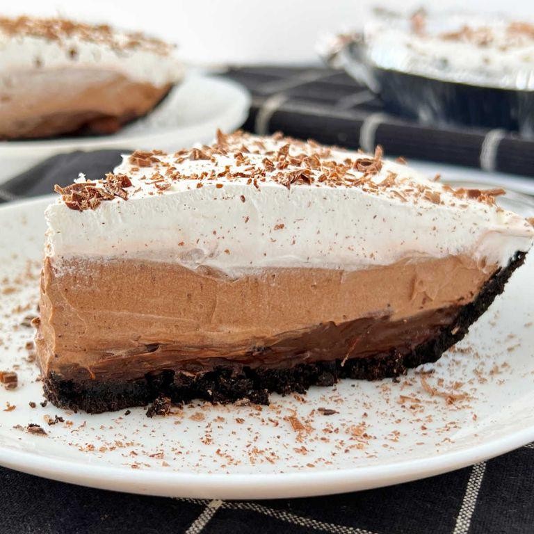 Cool Whip and Chocolate Pudding Pie