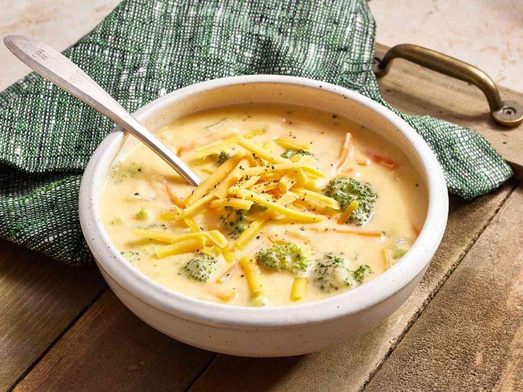 Copycat Panera Bread Broccoli Cheddar Soup