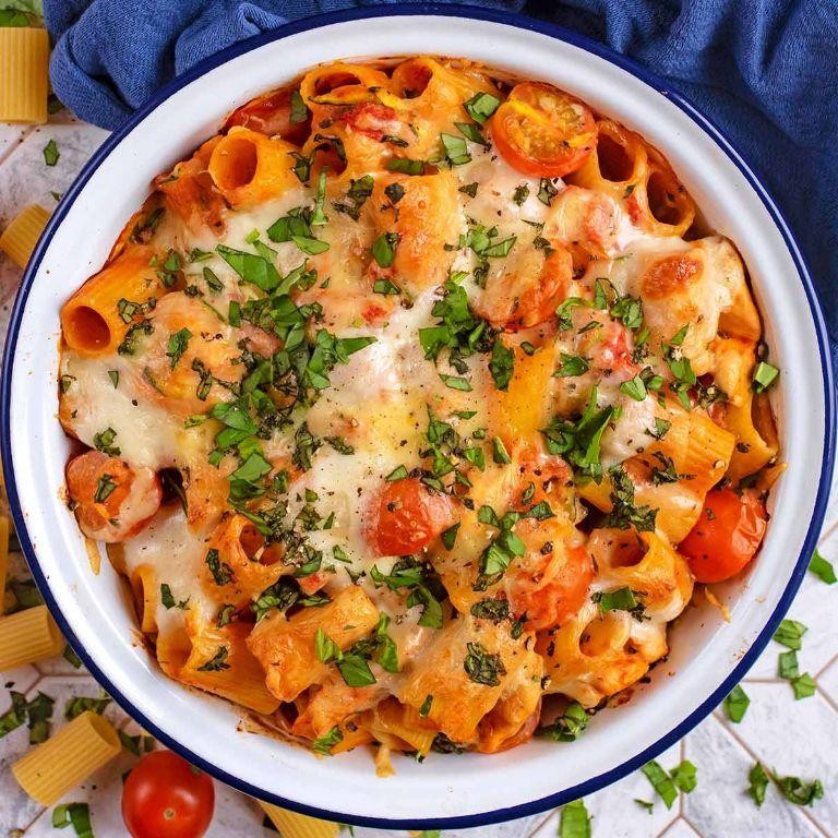 Creamy Tomato and Chicken Pasta Bake