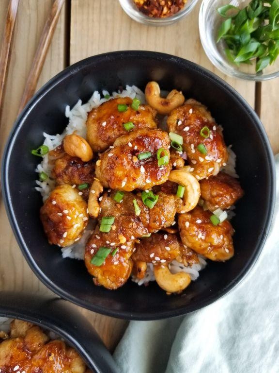 Crispy Cashew Chicken with Chili Sauce