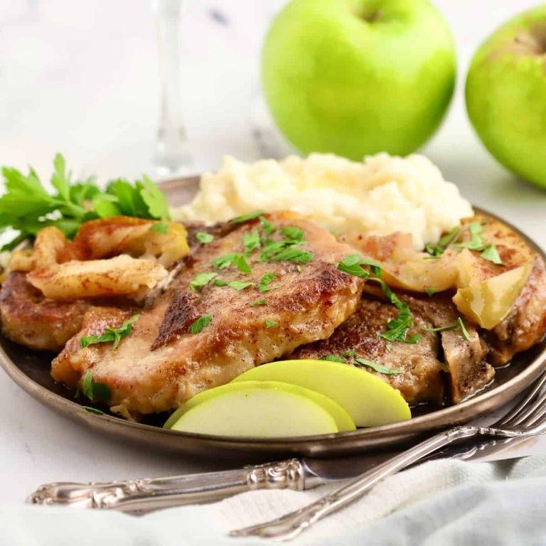 Crock Pot Pork Steaks with Apples and Onions