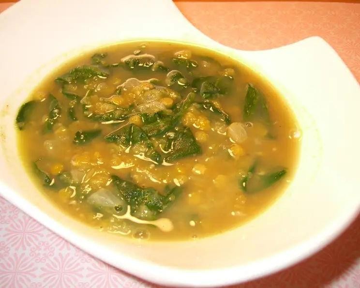 Curried Red Lentil and Spinach Soup