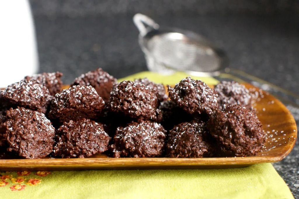 Dark Chocolate Coconut Macaroons