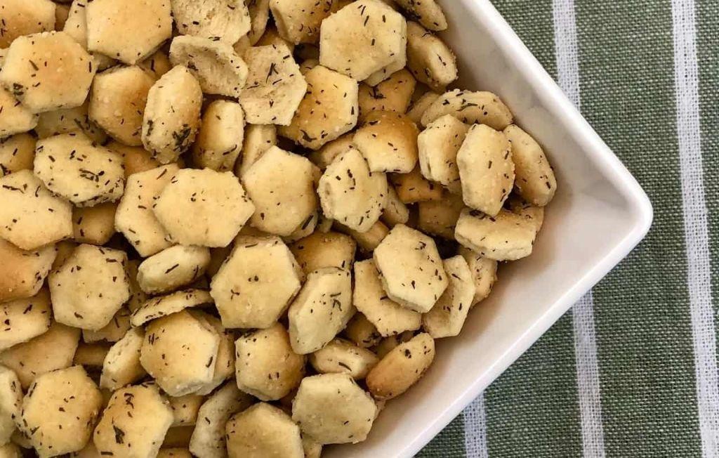Dill Pickle Oyster Crackers