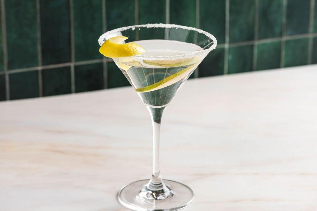 French Martini Fizz with Elderflower Liqueur