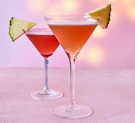 French Martini with Vodka and Pineapple Juice