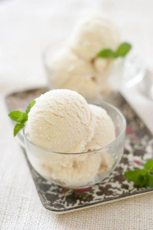 Fresh Mint Cheesecake Ice Cream