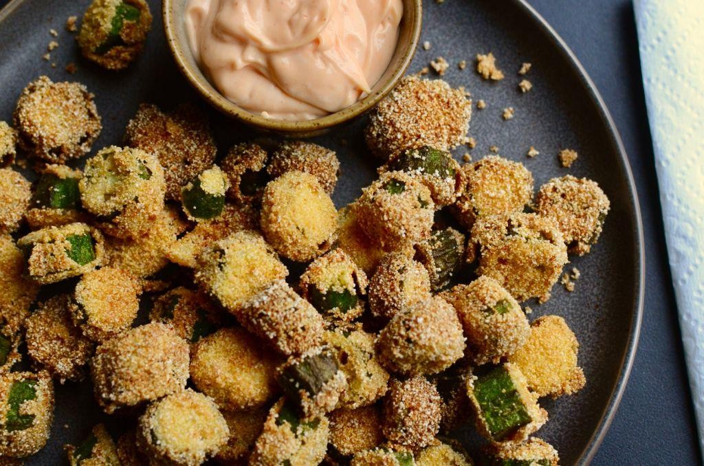 Fried okra with spicy dipping sauce