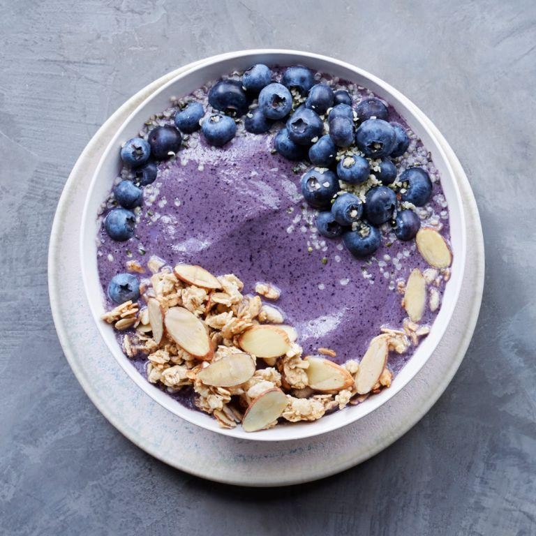 Frozen Blueberry Smoothie Bowl