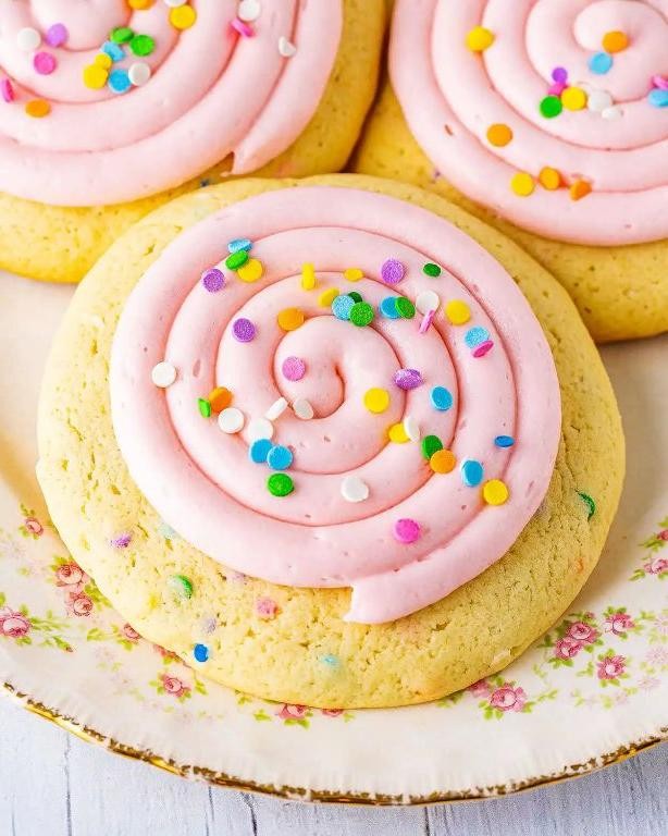 Funfetti Birthday Cake Crumbl Cookies