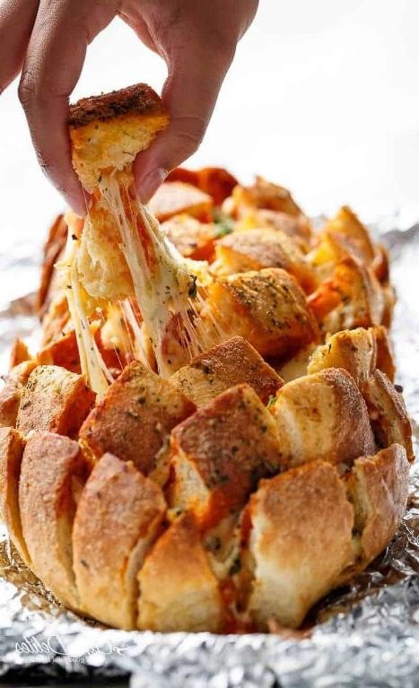 Garlic Butter Bun Pizza