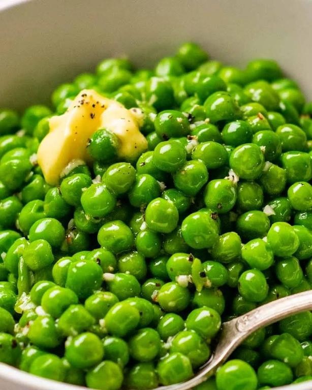 Garlic Butter Sautéed Fresh Peas