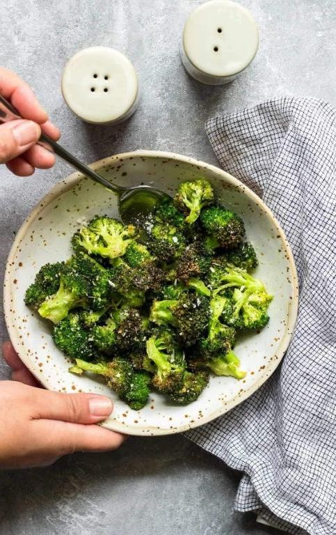 Garlic Parmesan Air Fryer Broccoli