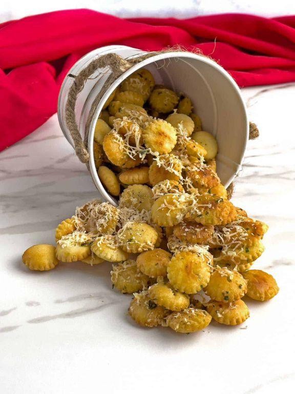 Garlic Parmesan Oyster Crackers