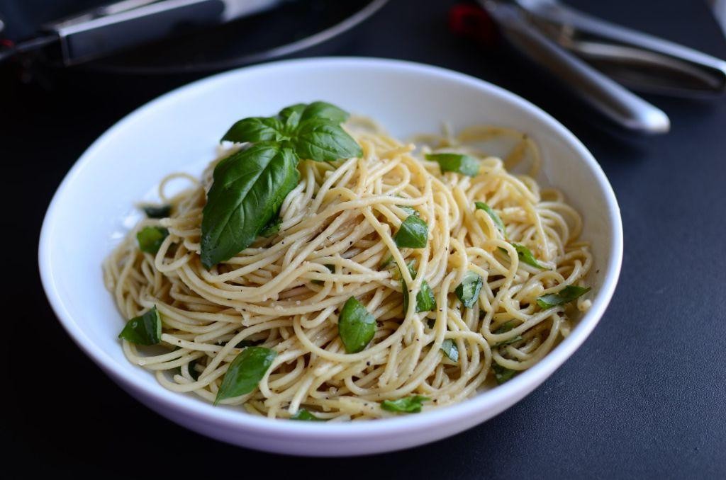 Garlic and Olive Oil Spaghetti with Fresh Basil