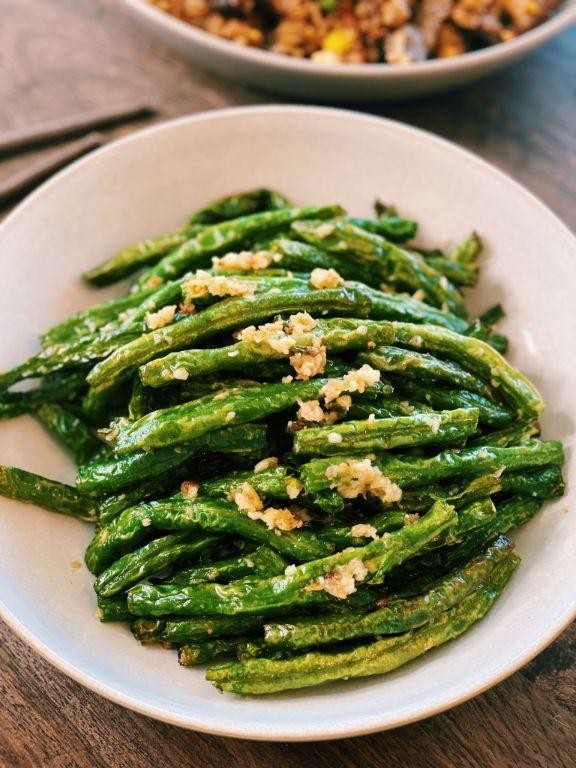 Garlicky Green Bean Stir-Fry