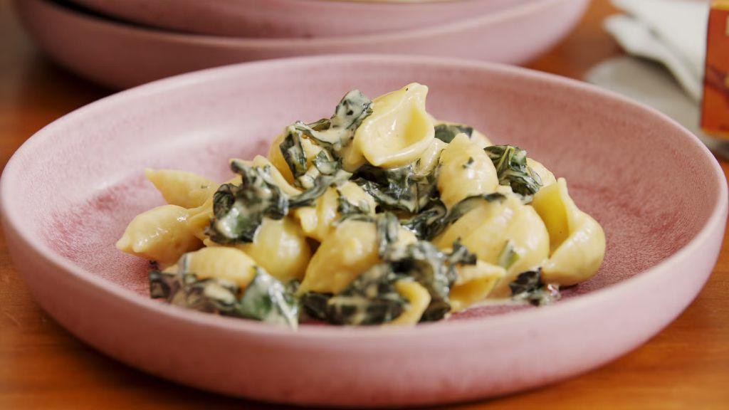 Garlicky Kale and White Cheddar Baked Shells
