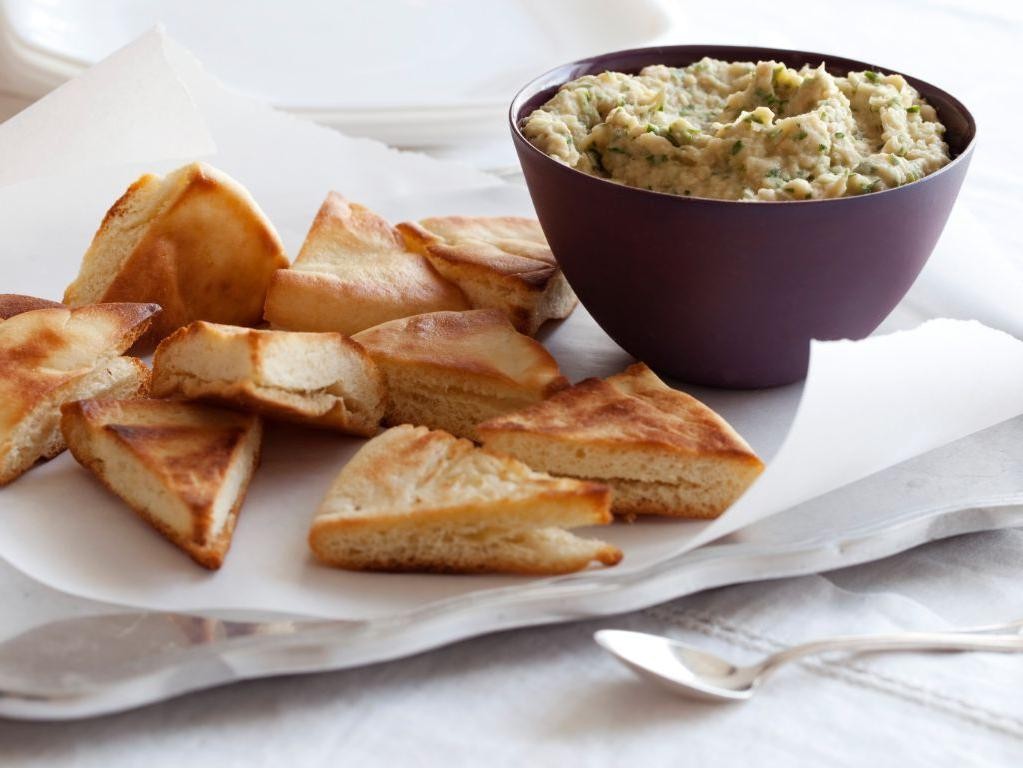 Garlicky White Bean Dip with Pita