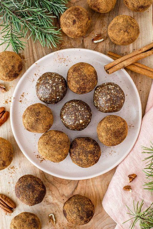 Gingerbread Energy Bites with Oats
