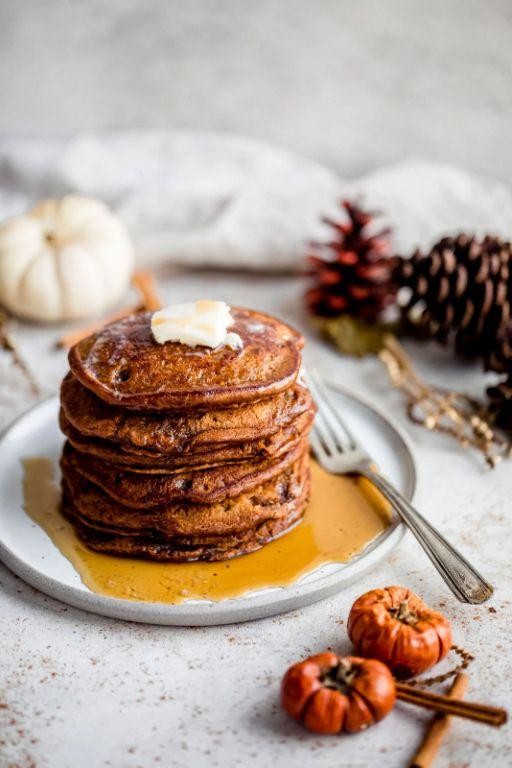 Gingerbread Pancakes with Maple Syrup