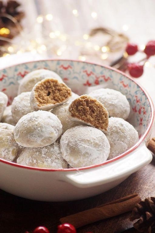 Gingerbread Snowball Cookies with Spiced Flavor