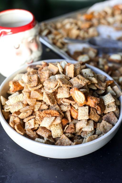 18 Crunchy Cereal Snack Mix Delicious Recipes