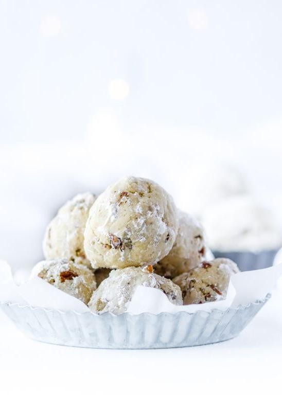 Gluten-Free Snowball Cookies for Dietary Needs