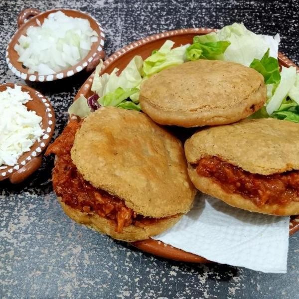 Gorditas de Chicharrón