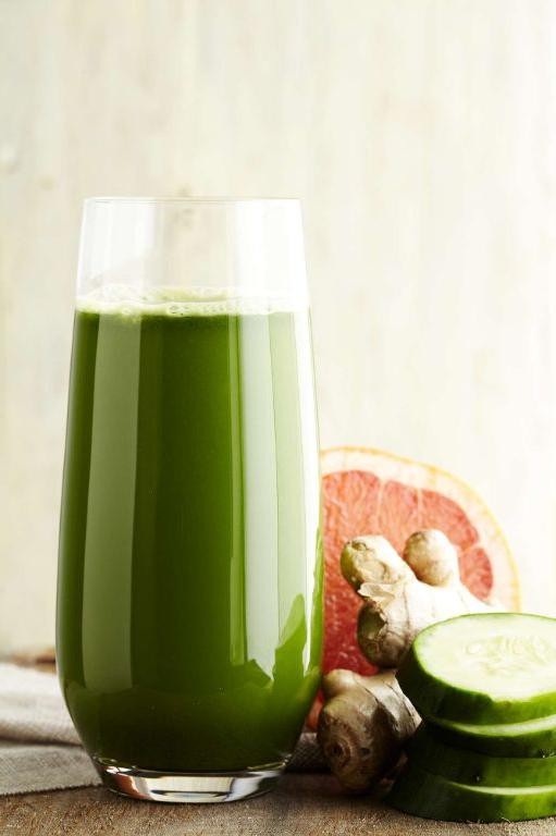 Green Apple and Spinach Detox Juice