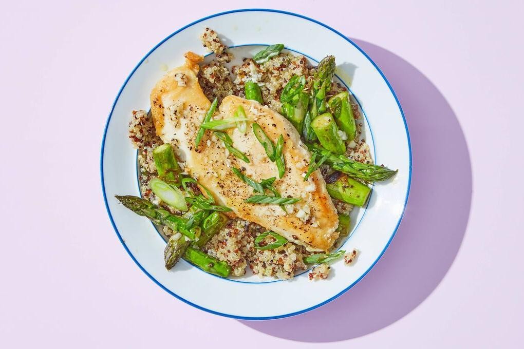 Grilled Chicken with Asparagus and Quinoa