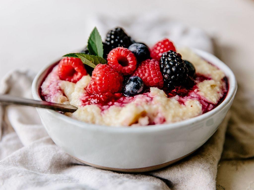 Grits Pudding with Vanilla and Berries