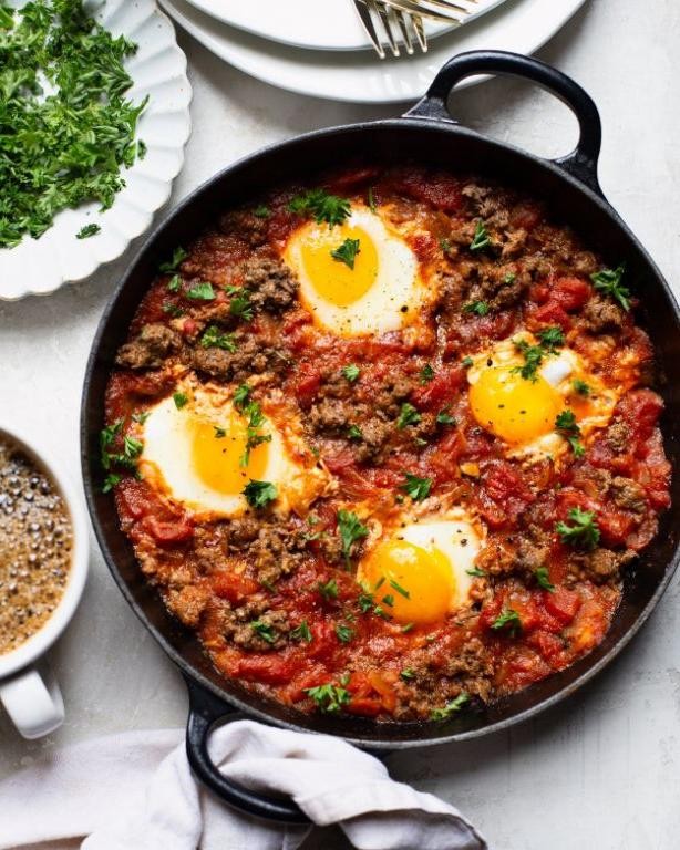 Ground Beef and Tomato Shakshuka