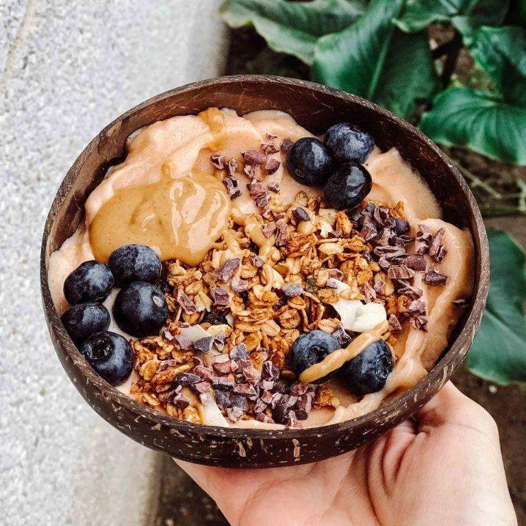 Guava Coconut Smoothie Bowl