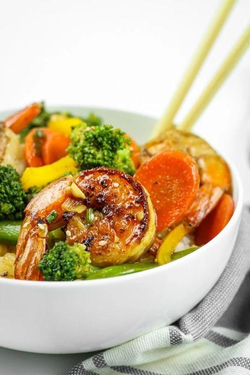 Honey Sriracha Shrimp with Brown Rice and Stir-Fried Veggies