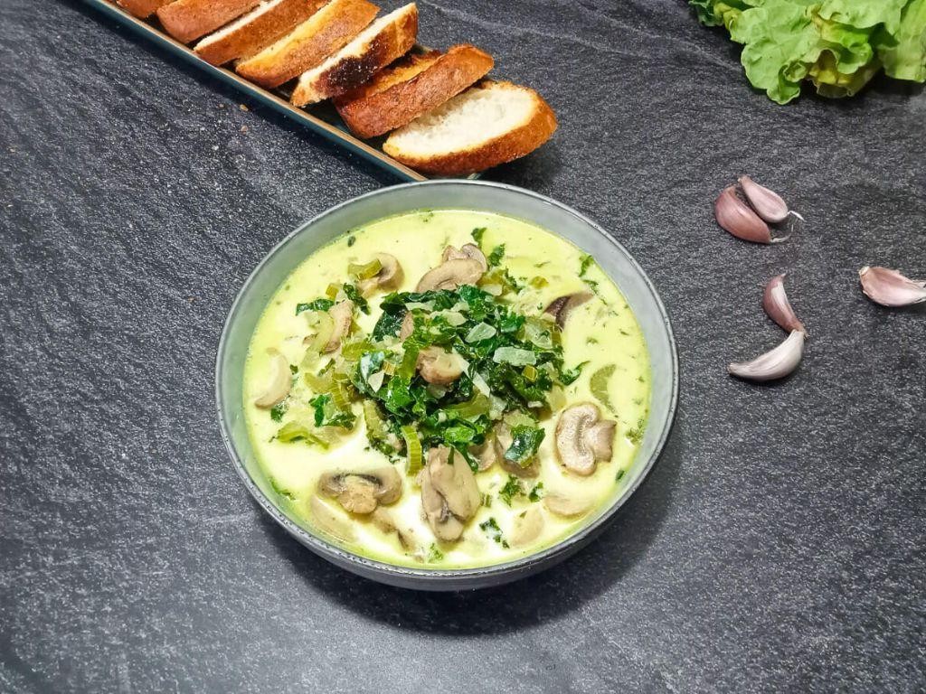 Kale and Mushroom Soup with Thyme