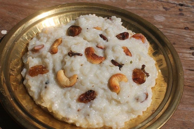 Kalkandu Pongal with Cardamom and Cashews