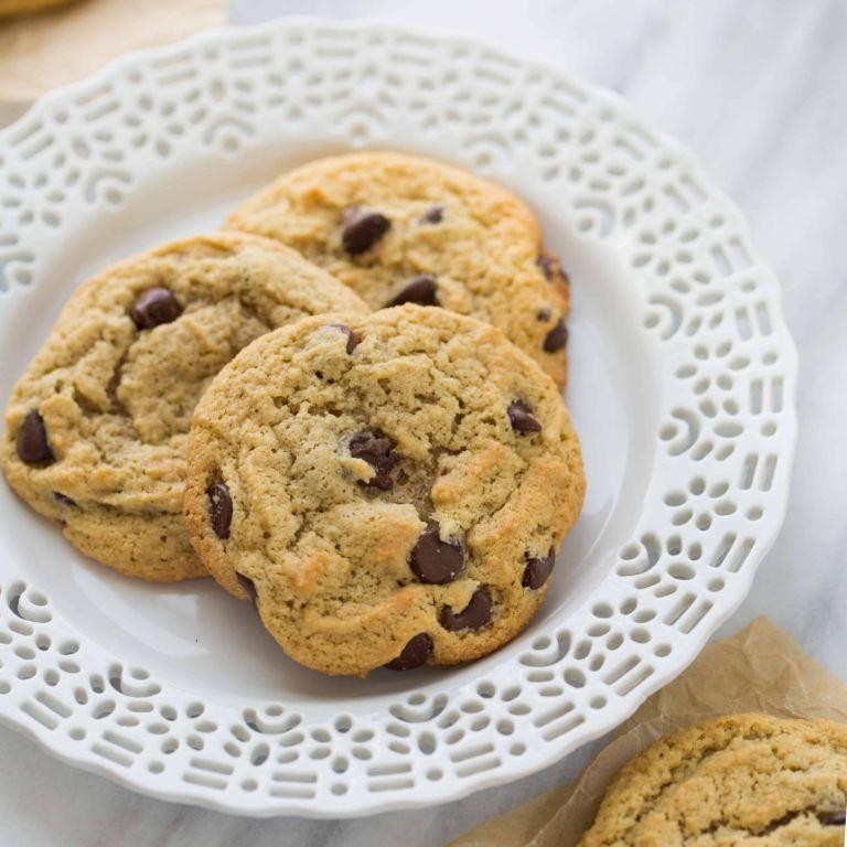 Keto Almond Flour Chocolate Chip Cookies