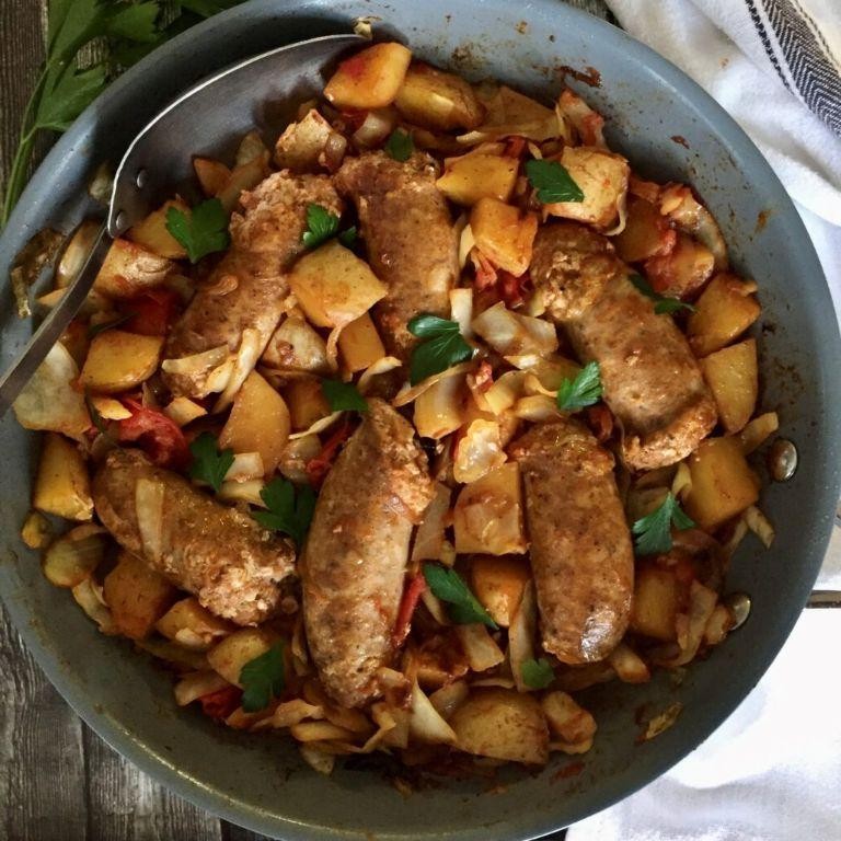 Kolbász Sült Káposztával (Sausage with Fried Cabbage)