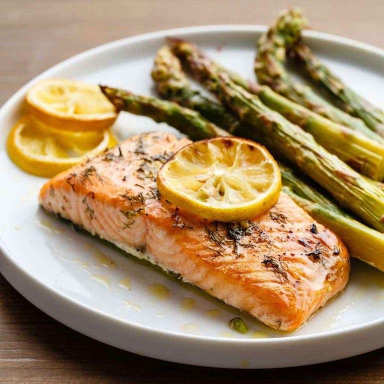 Lemon Garlic Salmon Wok with Asparagus