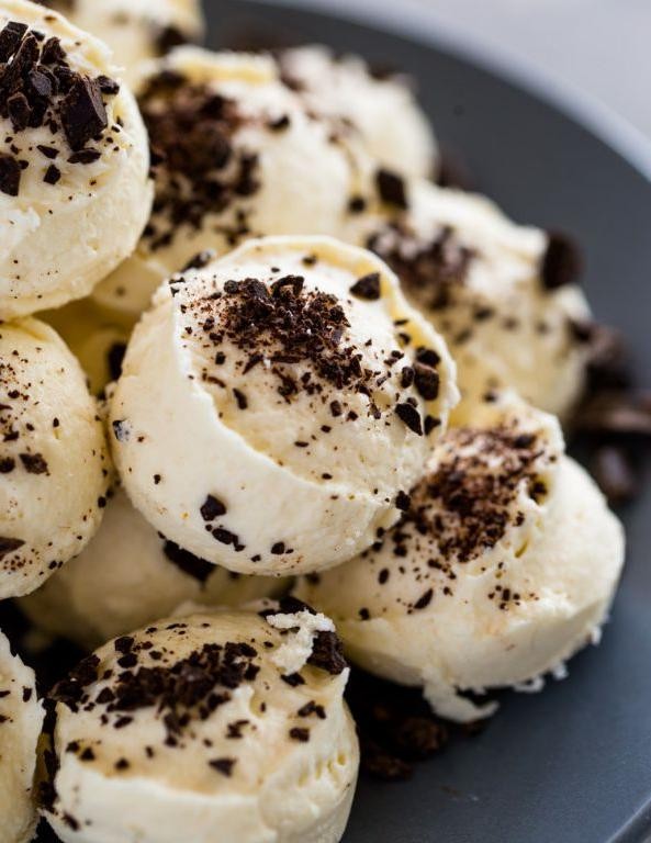 Low-Carb Cheesecake Fat Bombs