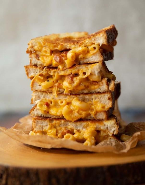 Mac and Cheese Grilled Cheese Sandwich